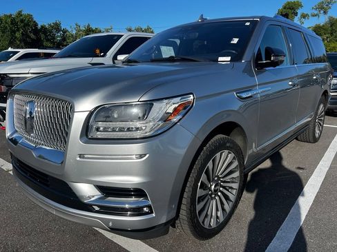 Used 2020 Lincoln Navigator L Reserve w/ Luxury Package RWD image 2