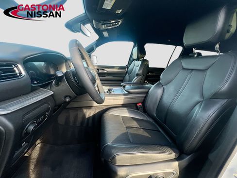 Used 2024 Jeep Wagoneer Series II w/ Flexible Seating Group image 29