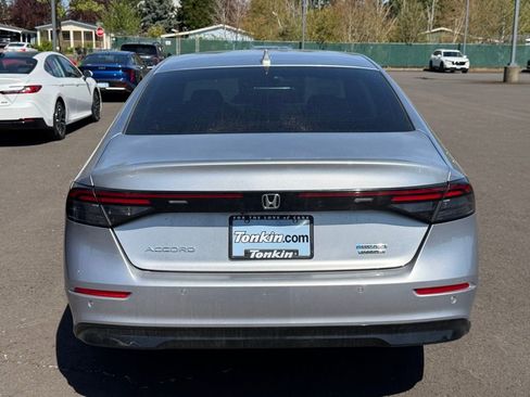 Used 2024 Honda Accord Touring image 6