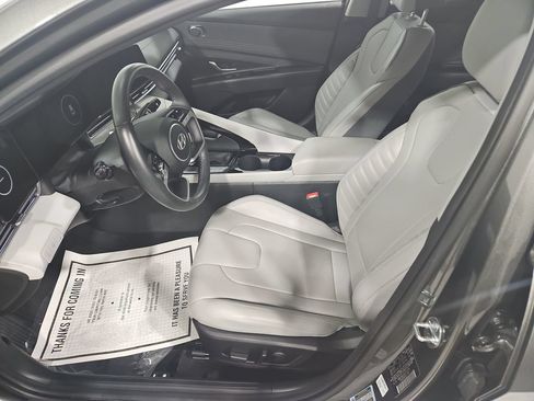 Certified 2025 Hyundai Elantra Limited w/ Cargo Package FWD image 11