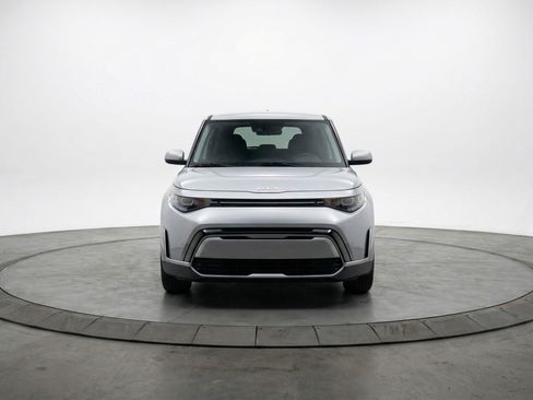 Used 2025 Kia Soul LX w/ LX Technology Package image 2