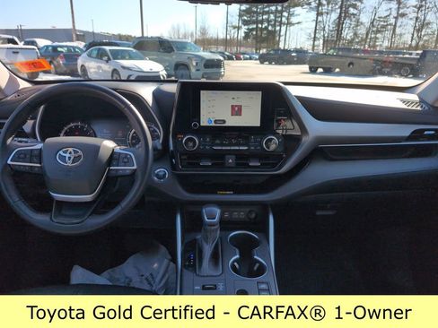 Certified 2023 Toyota Highlander XLE image 16