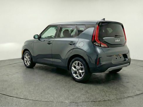Used 2025 Kia Soul LX w/ LX Technology Package FWD image 6