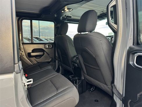 Used 2021 Jeep Wrangler Unlimited Islander image 13