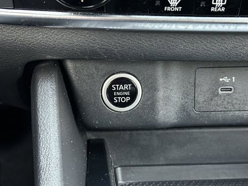 Used 2023 Nissan Rogue SV image 22