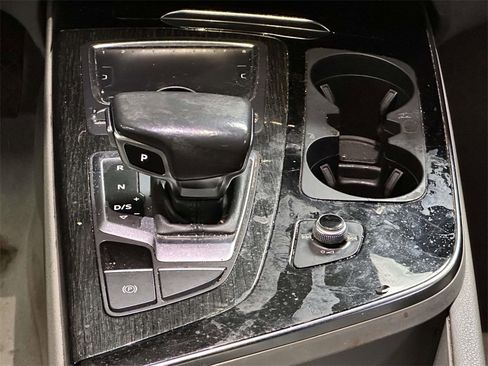 Used 2019 Audi Q7 3.0T Premium Plus w/ Premium Plus Package image 19