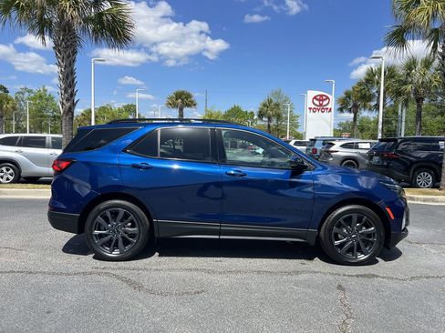 Used 2022 Chevrolet Equinox RS FWD image 11