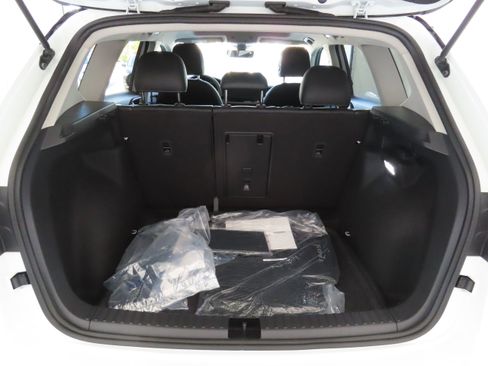 New 2026 Volkswagen Taos SE FWD image 24
