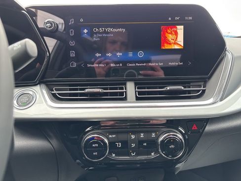 New 2026 Chevrolet Trax LT w/ Driver Confidence Package image 14