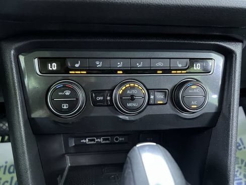 Used 2020 Volkswagen Tiguan SE AWD/4WD image 23