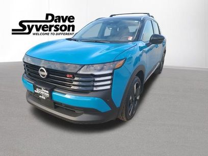 New 2026 Nissan Kicks SR w/ Cold Weather Package