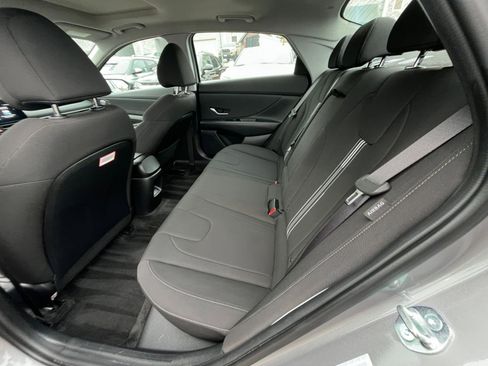 Used 2025 Hyundai Elantra SEL image 23