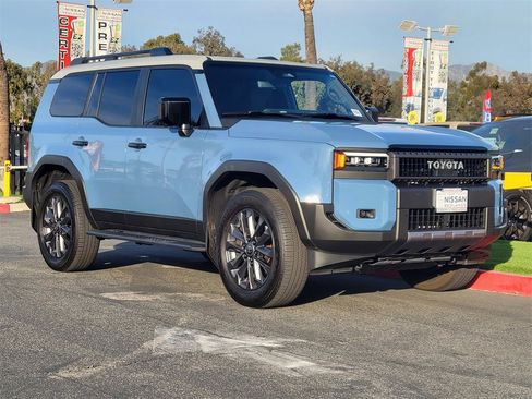 Used 2024 Toyota Land Cruiser image 32