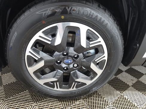 Certified 2025 Subaru Forester Premium AWD/4WD image 10