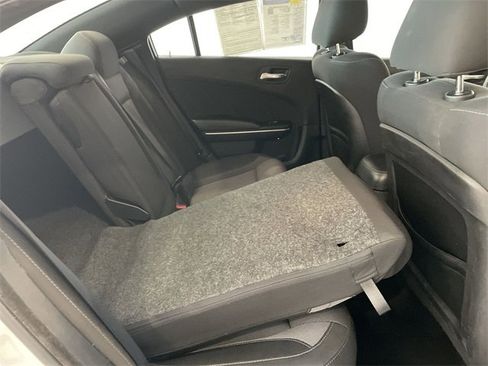 Used 2019 Dodge Charger SXT image 17