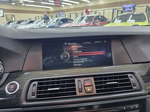 Used 2013 BMW 550i Sedan image 32