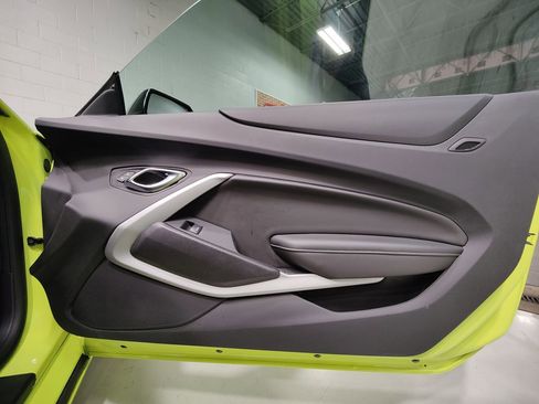 Used 2021 Chevrolet Camaro SS image 9