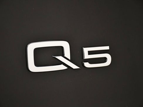 Certified 2023 Audi Q5 2.0T Premium w/ Convenience Package image 9