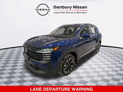 Used 2025 Nissan Kicks SV w/ SV Premium Package AWD/4WD image 8