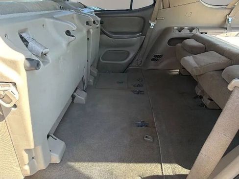 Used 2005 Toyota Sequoia SR5 RWD image 19