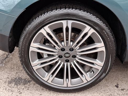 Used 2024 Land Rover Range Rover Sport SE image 9