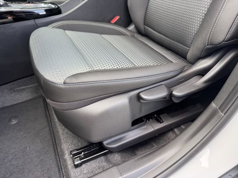 New 2026 Chevrolet Trax LT w/ Driver Confidence Package image 14