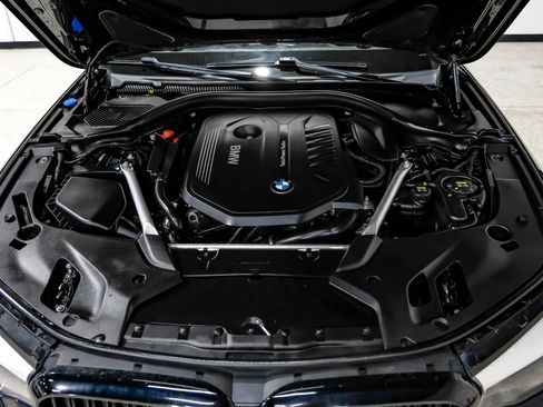 Used 2019 BMW 540i xDrive w/ M Sport Package image 52