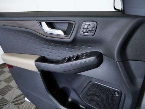 Certified 2020 Ford Escape Titanium AWD/4WD image 25