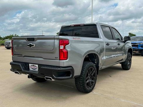 Used 2025 Chevrolet Silverado 1500 LT Trail Boss w/ Convenience Package II image 3