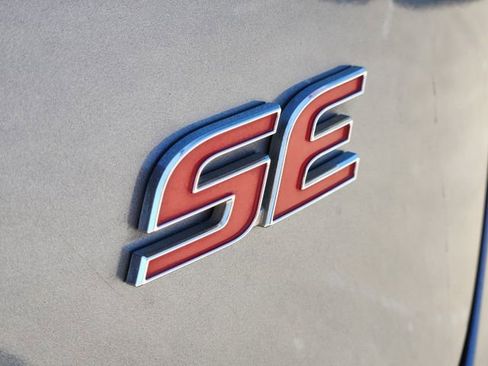 Used 2020 Toyota Corolla SE w/ SE Premium Package image 7