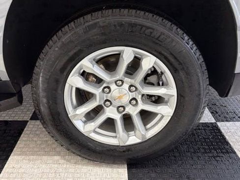 Used 2025 Chevrolet Tahoe LT AWD/4WD image 12