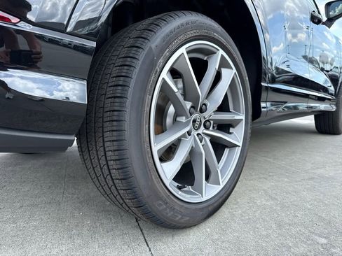 New 2025 Audi Q3 2.0T Premium image 11