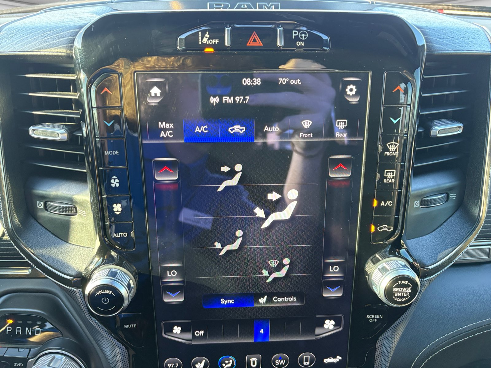 Certified 2020 RAM 1500 Limited w/ Black Appearance Package AWD/4WD image 17
