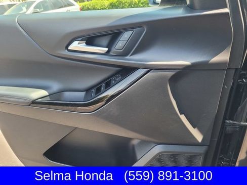 Used 2025 Chevrolet Equinox LT AWD/4WD image 13