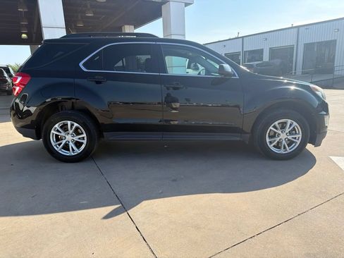 Used 2017 Chevrolet Equinox LT w/ Convenience Package FWD image 2