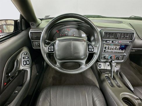 Used 2002 Chevrolet Camaro Z28 w/ SS Performance/Appearance Pkg image 11