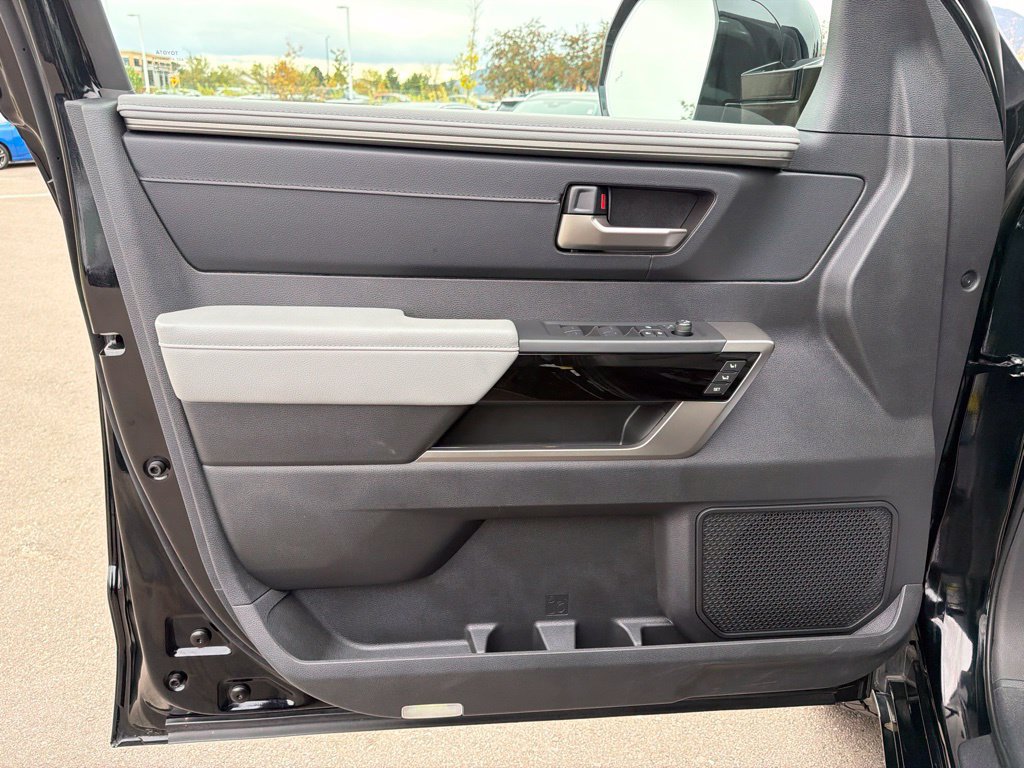 Used 2025 Toyota Tundra Limited AWD/4WD image 22