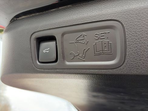 Used 2018 Lincoln Navigator Reserve w/ Technology Package image 11