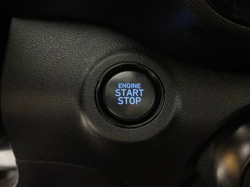 Used 2025 Hyundai Venue SEL FWD image 22