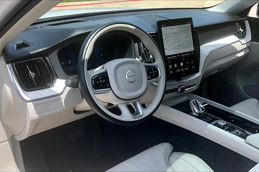 Certified 2026 Volvo XC60 B5 Ultra AWD/4WD image 17