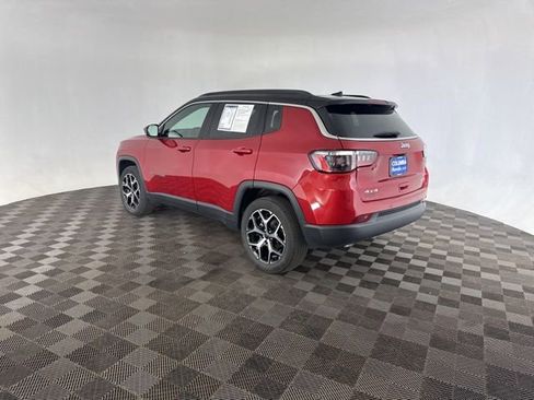 Used 2025 Jeep Compass Limited image 9