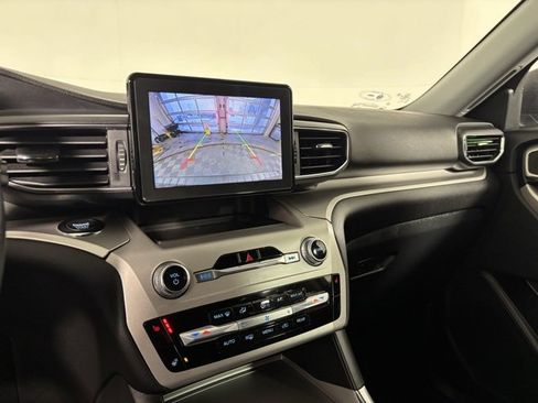 Used 2022 Ford Explorer XLT w/ Equipment Group 202A image 13