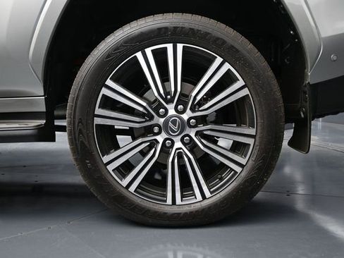 Used 2025 Lexus LX 700h Luxury w/ Appearance Package AWD/4WD image 9