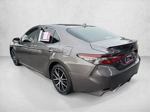 Used 2024 Toyota Camry SE image 7
