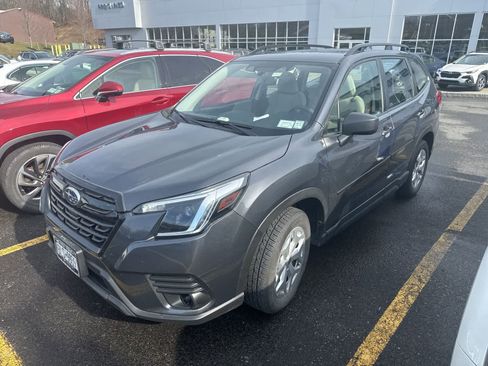 Used 2023 Subaru Forester image 1
