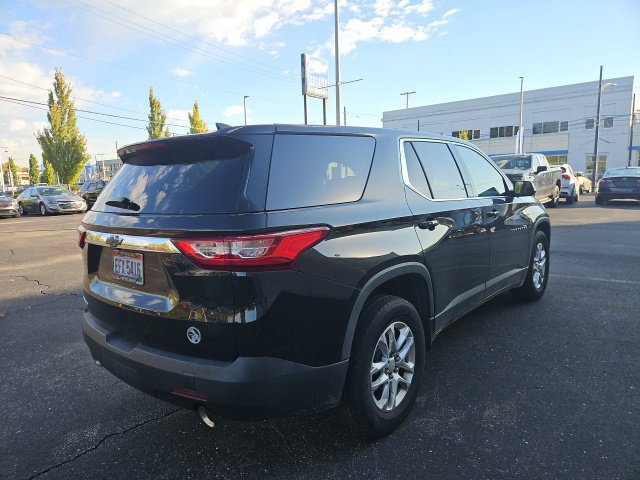 Used 2018 Chevrolet Traverse LS FWD image 3