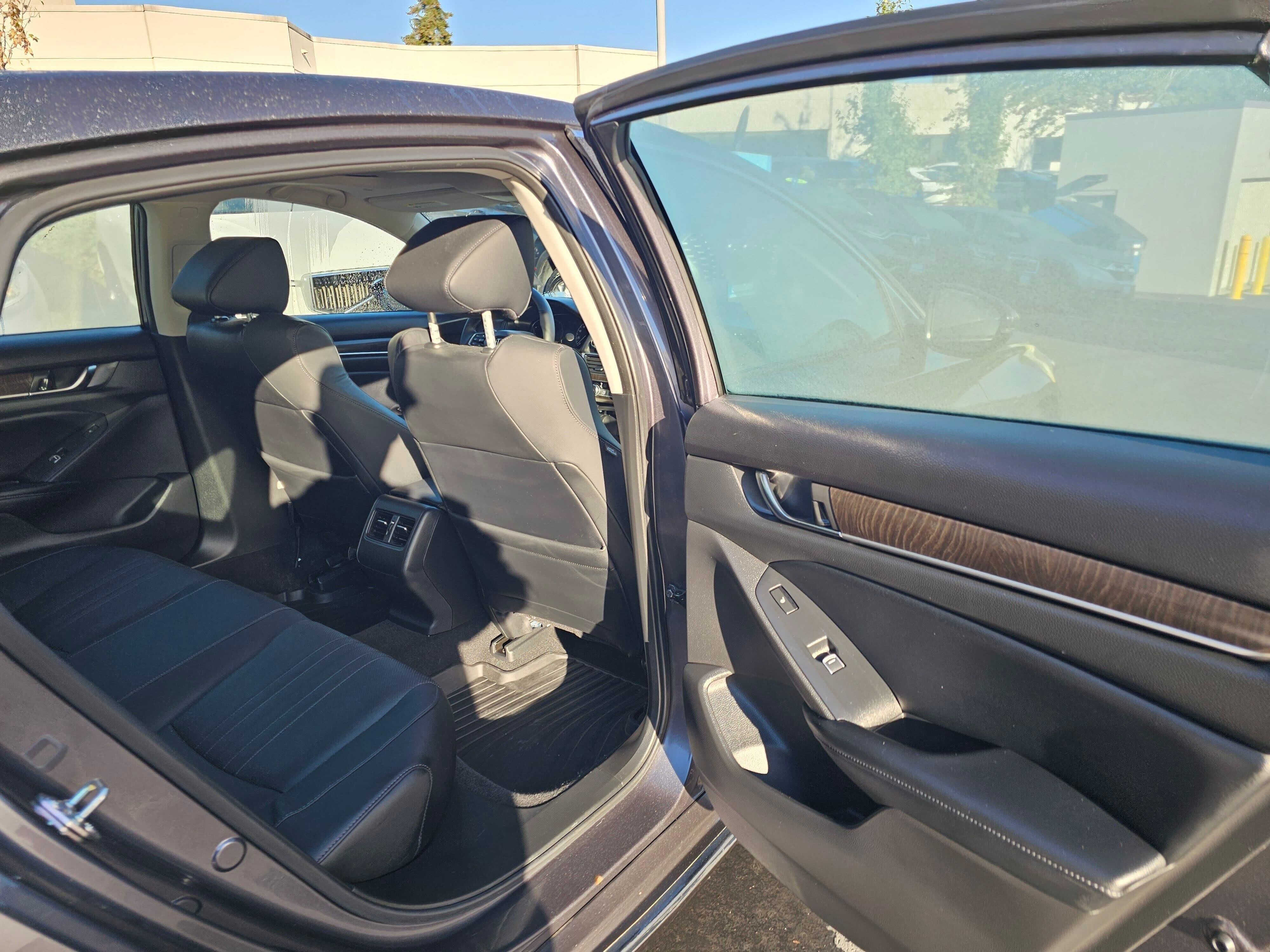 Used 2018 Honda Accord Touring image 15