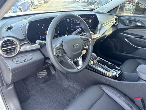 Certified 2024 Chevrolet Trax ACTIV w/ Sunroof Package image 10