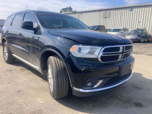 Used 2019 Dodge Durango SXT image 2
