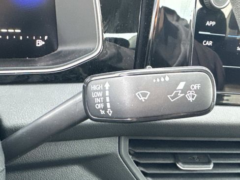 Certified 2025 Volkswagen Jetta S image 23